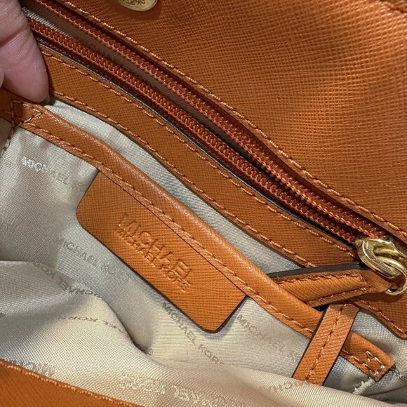 Michael Kors Savannah Large Shoulder Bag - Picture 15 of 16